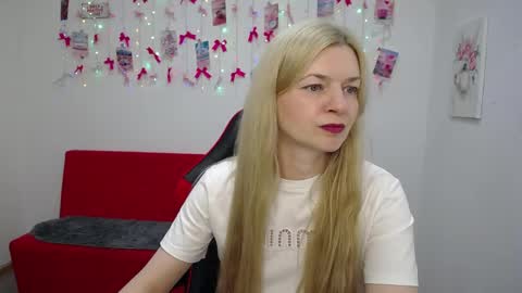 Snapshot of melissatylerbb chatting on May 26, 11:06 am Melissa online show from May 26, 11:06 am