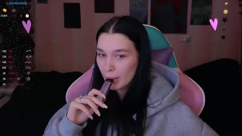 Snapshot of mella_freya chatting on January 19, 9:45 pm Freya  IM NONUDE online show from January 19, 9:45 pm