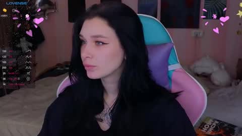 Snapshot of mella_freya chatting on February 26, 9:27 pm Freya  IM NONUDE online show from February 26, 9:27 pm