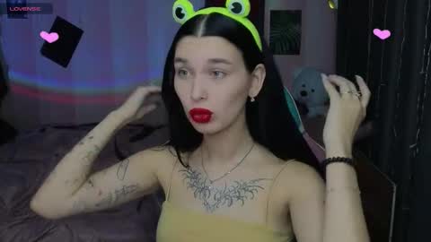 Snapshot of mella_freya chatting on October 12, 10:53 pm Freya  IM NONUDE online show from October 12, 10:53 pm