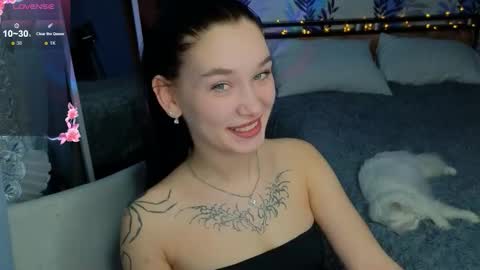 Snapshot of mella_freya chatting on March 19, 9:52 pm Freya IM NONUDE online show from March 19, 9:52 pm