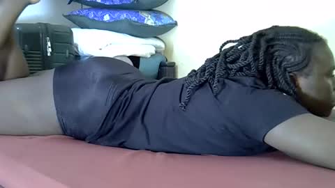 mellanine_ebony online show from June 7, 9:02 am