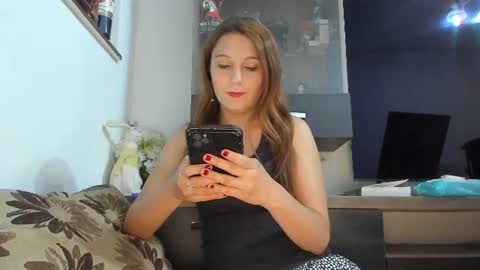 Snapshot of mellbell_ chatting on July 2, 6:58 pm MellyMell online show from July 2, 6:58 pm