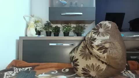 Snapshot of mellbell_ chatting on July 14, 2:05 am MellyMell online show from July 14, 2:05 am