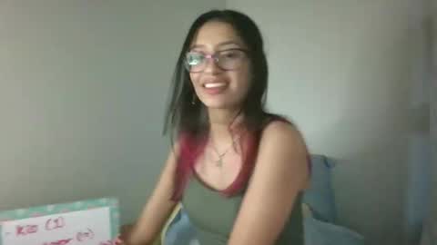 Snapshot of mellerina_ chatting on April 3, 2:20 am Mel 3 online show from April 3, 2:20 am