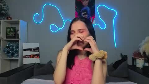 mellhyees online show from February 7, 5:27 pm