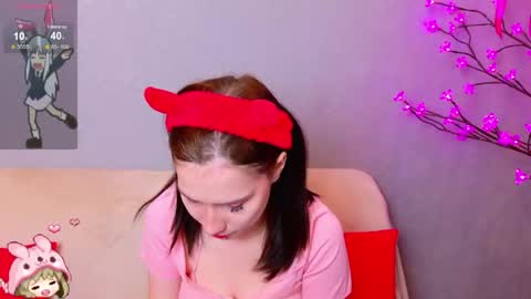 mellhyees online show from April 9, 5:51 pm