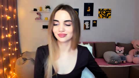 Snapshot of mellifluoustess chatting on December 19, 2:01 am Tessa online show from December 19, 2:01 am