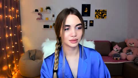 Snapshot of mellifluoustess chatting on December 20, 12:19 am Tessa online show from December 20, 12:19 am