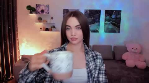 Tessa online show from December 14, 8:57 pm