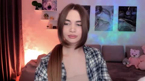 Tessa online show from April 8, 10:10 pm