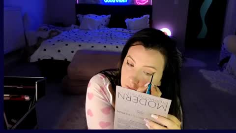 Snapshot of mellisaangel chatting on May 16, 8:00 am MellisaAngel online show from May 16, 8:00 am