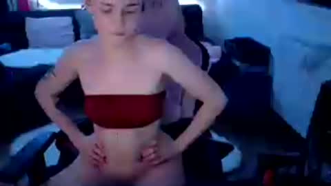 Snapshot of melly4you chatting on June 27, 10:15 pm melly4you online show from June 27, 10:15 pm
