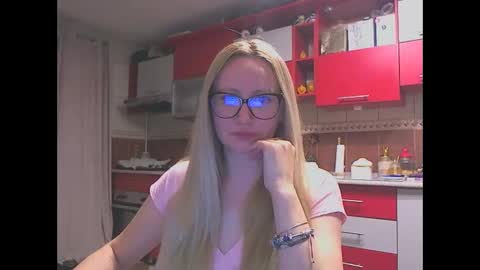 Melly online show from March 18, 11:08 pm