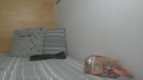 Snapshot of melodi_20 chatting on April 24, 11:56 am Melodi online show from April 24, 11:56 am