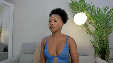 Snapshot of melodi_skye chatting on May 10, 4:06 am Melodi Skye online show from May 10, 4:06 am