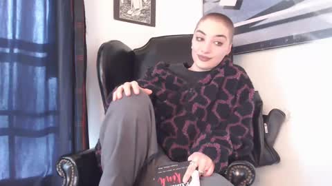 Snapshot of melodicknowledge chatting on December 7, 3:30 pm Majesty 3 online show from December 7, 3:30 pm