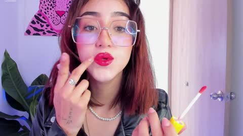 Snapshot of melodie_roy chatting on February 5, 5:09 pm Melodie Roy 999 online show from February 5, 5:09 pm