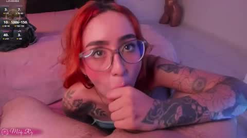Snapshot of melodie_roy chatting on May 16, 12:40 am Melodie Roy 999 online show from May 16, 12:40 am