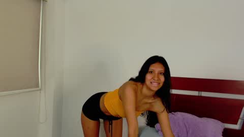 Snapshot of melody24_ chatting on December 4, 2:15 pm melody24_ online show from December 4, 2:15 pm