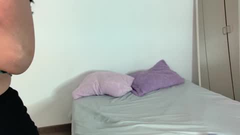 Snapshot of melody24_ chatting on March 5, 6:23 pm melody24_ online show from March 5, 6:23 pm