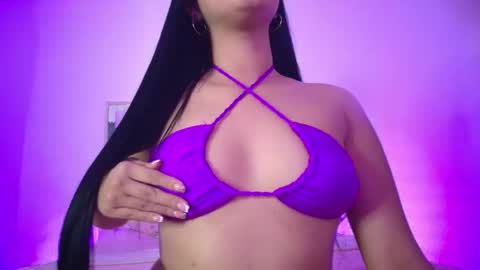 Snapshot of melody__77 chatting on April 23, 6:03 am online show from April 23, 6:03 am