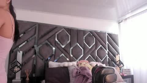Snapshot of melody___sweet chatting on May 24, 8:03 pm mel online show from May 24, 8:03 pm