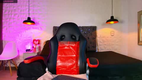 melody online show from April 15, 7:58 pm