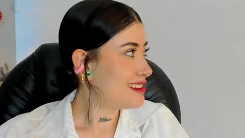 Snapshot of melody_suarez chatting on December 12, 10:52 pm MELODY online show from December 12, 10:52 pm