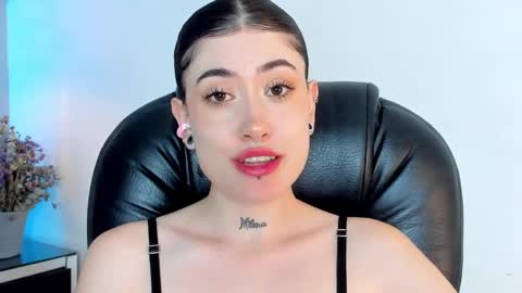 Snapshot of melody_suarez chatting on December 31, 10:45 pm MELODY online show from December 31, 10:45 pm