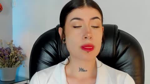 Snapshot of melody_suarez chatting on January 7, 8:10 pm MELODY online show from January 7, 8:10 pm