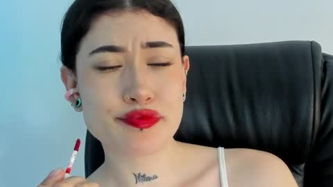 Snapshot of melody_suarez chatting on January 24, 2:39 am MELODY online show from January 24, 2:39 am