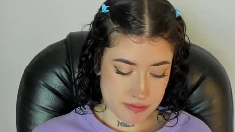 Snapshot of melody_suarez chatting on February 6, 7:51 pm MELODY online show from February 6, 7:51 pm