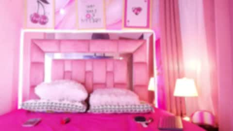 Snapshot of melody_trixie chatting on April 14, 9:15 am melody_trixie online show from April 14, 9:15 am