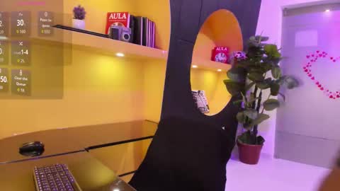     online show from March 19, 8:02 pm