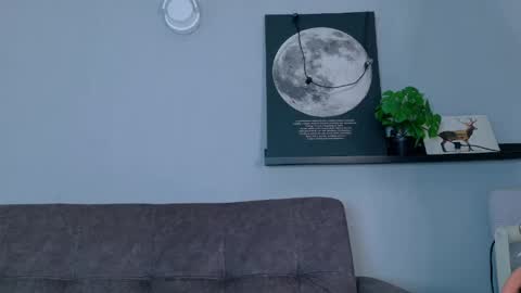 M E L O D Y  online show from April 19, 11:20 am