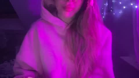 Snapshot of meloodiesweet chatting on February 6, 7:50 pm Melodie Sweet online show from February 6, 7:50 pm