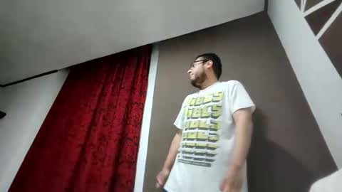 Snapshot of meltingdab chatting on November 17, 12:16 am meltingdab online show from November 17, 12:16 am