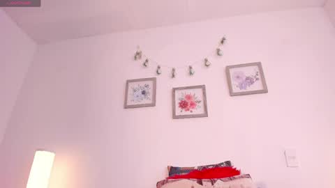 Snapshot of mely_rosee chatting on April 22, 12:28 pm online show from April 22, 12:28 pm