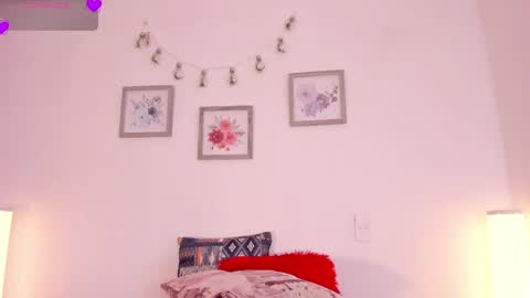 Snapshot of mely_rosee chatting on May 21, 12:23 pm online show from May 21, 12:23 pm