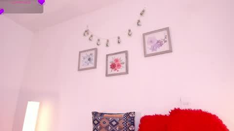 Snapshot of mely_rosee chatting on May 26, 12:23 pm online show from May 26, 12:23 pm