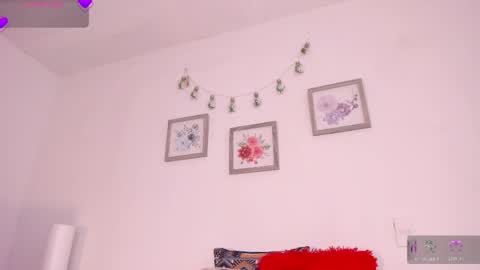 Snapshot of mely_rosee chatting on May 27, 12:24 pm online show from May 27, 12:24 pm