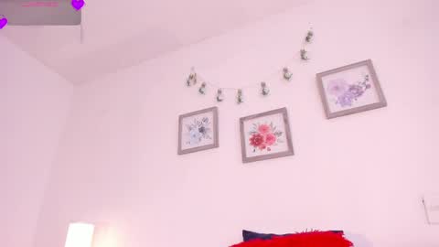 Snapshot of mely_rosee chatting on June 1, 12:40 pm online show from June 1, 12:40 pm