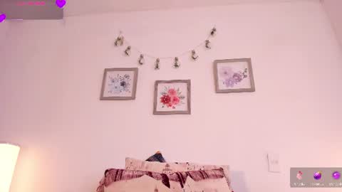 Snapshot of mely_rosee chatting on June 10, 12:37 pm online show from June 10, 12:37 pm