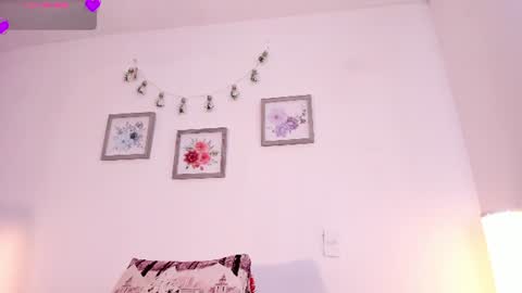 Snapshot of mely_rosee chatting on June 16, 12:30 pm online show from June 16, 12:30 pm