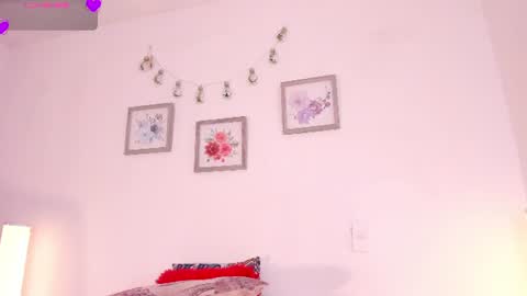 Snapshot of mely_rosee chatting on June 25, 12:31 pm online show from June 25, 12:31 pm