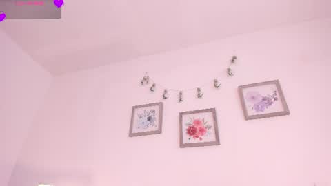 Snapshot of mely_rosee chatting on June 30, 12:39 pm online show from June 30, 12:39 pm