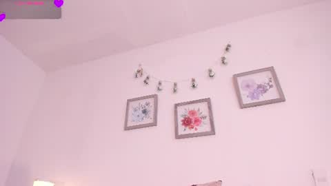 Snapshot of mely_rosee chatting on July 2, 12:33 pm online show from July 2, 12:33 pm