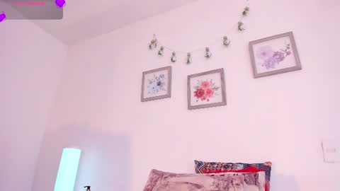 Snapshot of mely_rosee chatting on July 16, 12:44 pm online show from July 16, 12:44 pm