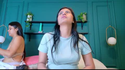 Snapshot of melydoll_ chatting on June 13, 7:01 pm Maelly online show from June 13, 7:01 pm